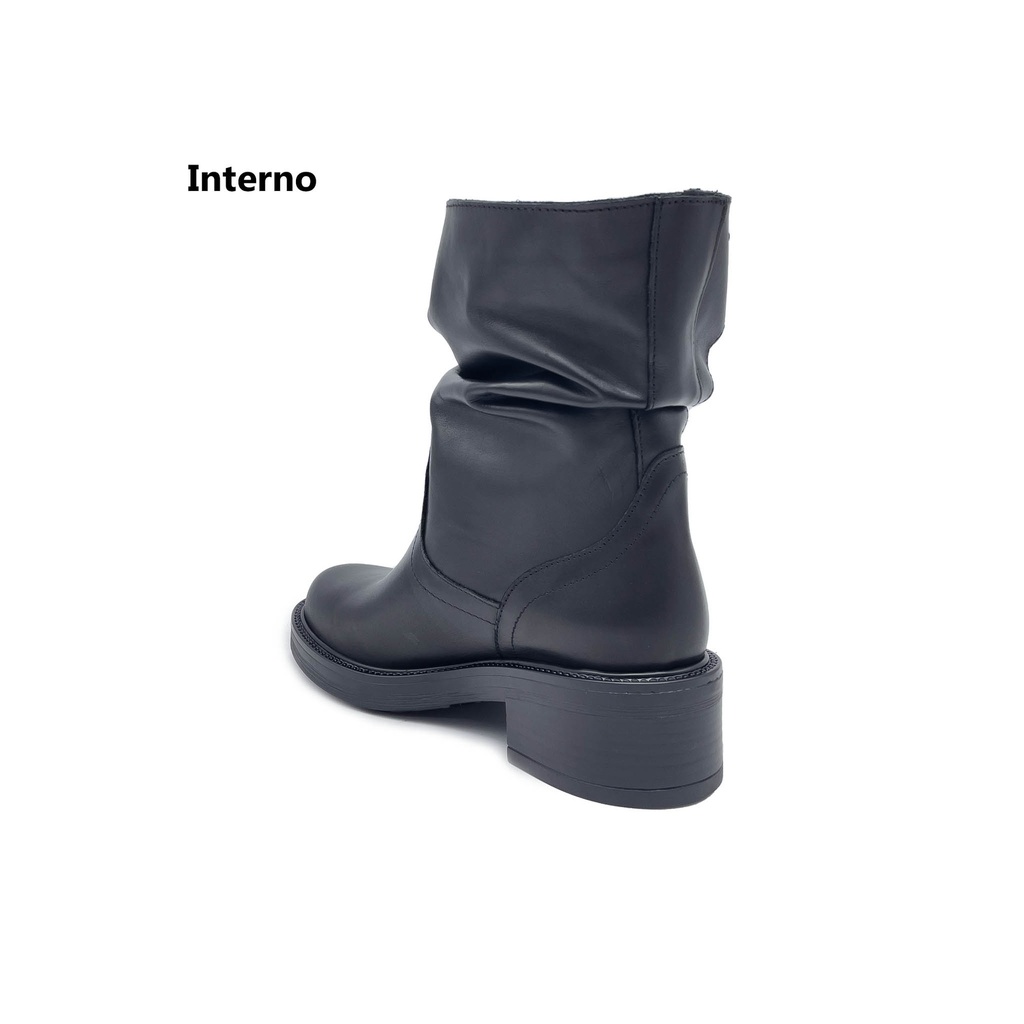 Art. 811 STIVALETTO BIKER IN VERA PELLE NERA CON ARRICCIATURA E FIBBIA